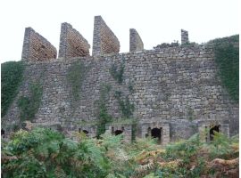 Foto de las ruinas de las minas. Ampliar